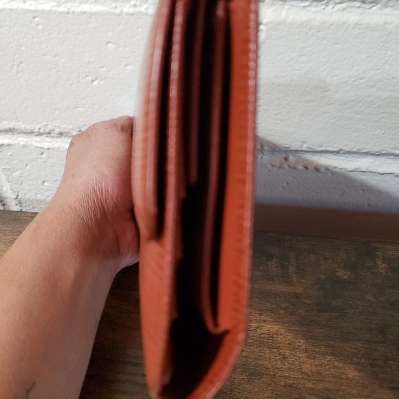 Louis Vuitton Epi Leather Porte Tresor - Picture 10 of 12